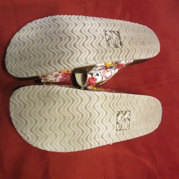 MADDEN GIRL BLAIRR, GIRLS/WOMENS FLORAL SANDALS SIZE 6M - Picture 5 of 7